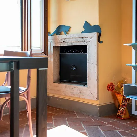 Small Rustic Apartamento