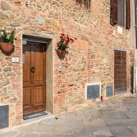 Small Rustic Apartamento Scrofiano