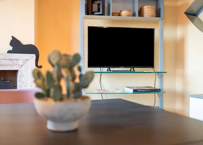 Small Rustic Scrofiano