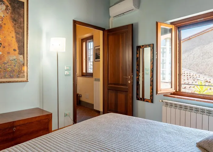 Small Rustic * Scrofiano